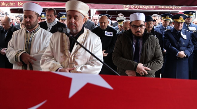 Isparta'da uçak kazasında şehit olan 3 asker memleketlerinde son yolculuklarına uğurlandı
