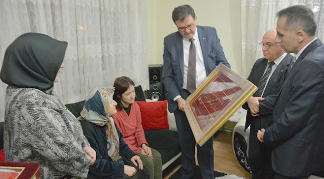 Isparta'da uçak kazasında şehit olan 3 asker memleketlerinde son yolculuklarına uğurlandı