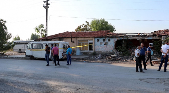 Yıllarca yaşadığı minibüste ölü bulundu