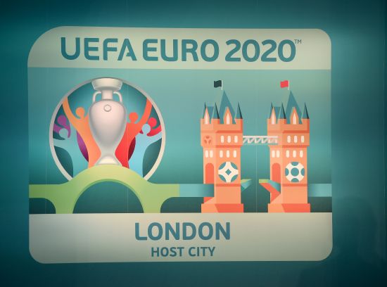 EURO 2020 logosu Londra'da tanıtıldı