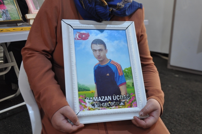 Evlat nöbetindeki anne: Çocuğumu HDP ve PKK'dan istiyorum