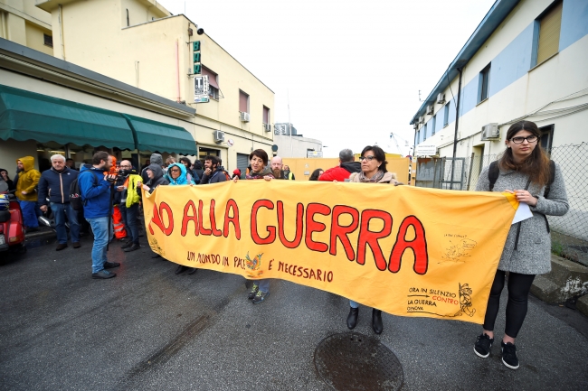 İtalyan işçiler Yemen'e silah taşıyan gemiye yükleme yapmadı