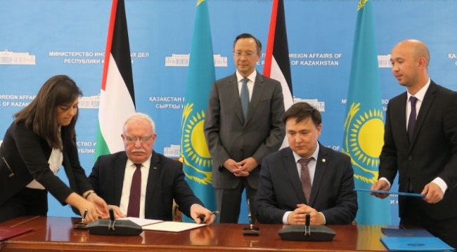 Filistin Dışişleri Bakanı Riyad el-Maliki Kazakistan'da