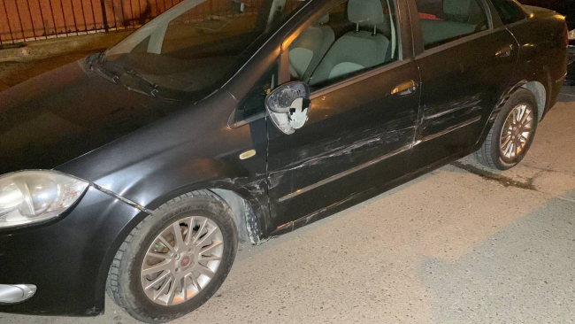 Sancaktepe'de polisin dur ihtarına uymayan sürücü 5 araca çarptı