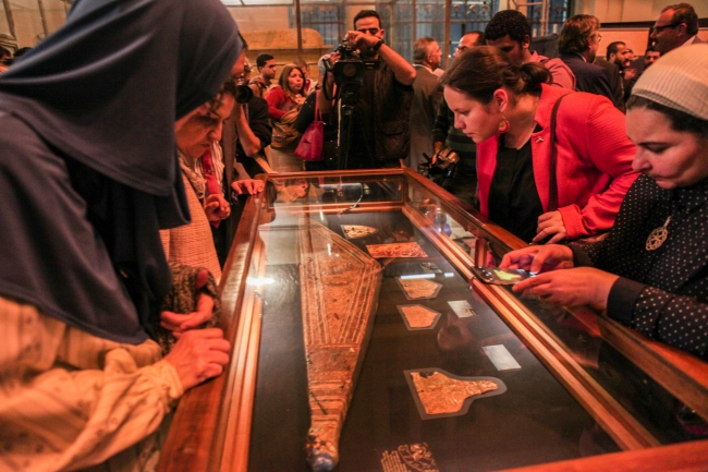 Tutankhamun'un daha önce görülmemiş altın koleksiyonu