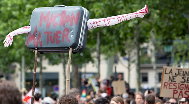Fransa'da demiryolu çalışanları yine iş bıraktı