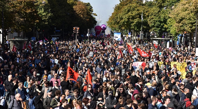 Fransa'da hükümete karşı güç birliği