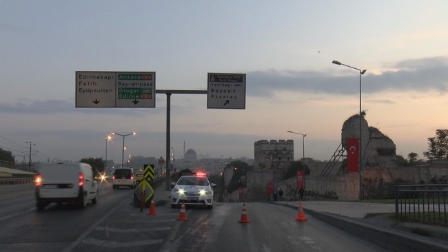 İstanbul'da 29 Ekim kutlamaları nedeniyle bazı yollar trafiğe kapatıldı