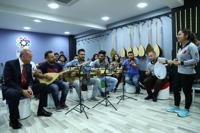 Cumhurbaşkanı Erdoğan Mardin'de gençleri ziyaret etti