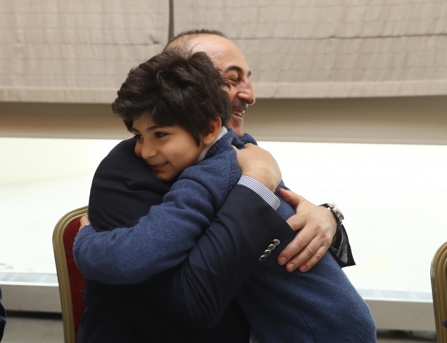 Siyasilerden 23 Nisan mesajları