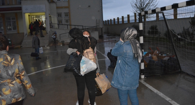 Karantina süreleri biten öğrenciler ailelerine kavuştu