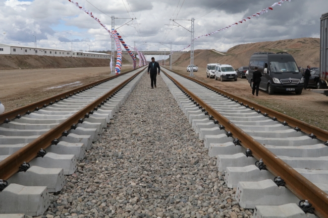 Yüksek hızlı trenleri kullanan yolcu sayısı artıyor