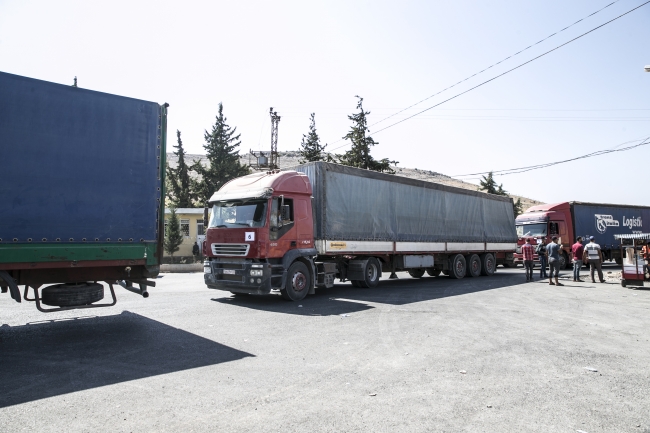 BM'den İdlib'e 21 tırlık insani yardım