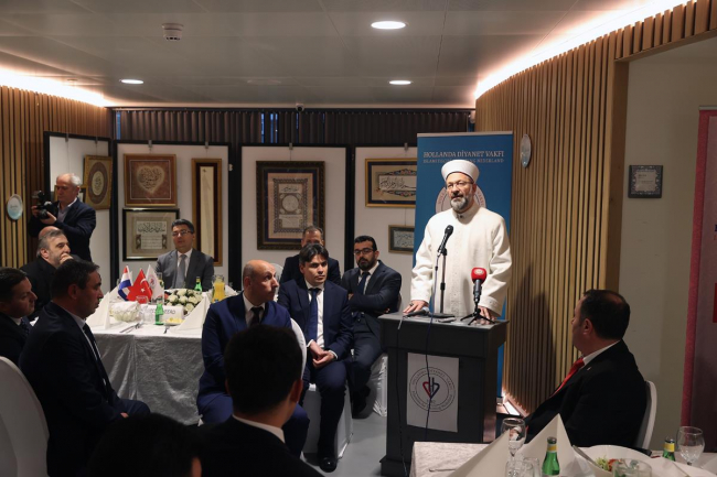 Diyanet İşleri Başkanı Erbaş, Hollanda'da HDV Ahi Evran Camii'nin açılışını yaptı