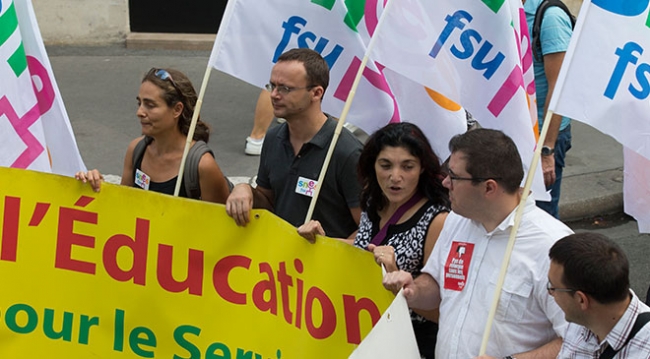 Fransa'da hükümete karşı güç birliği