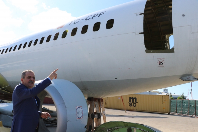 Pistten çıkan uçak gece nakledilecek