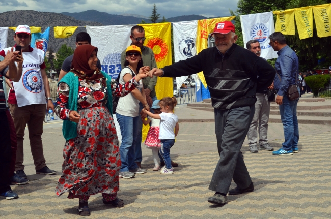 1 Mayıs yurt genelinde coşkuyla kutlandı
