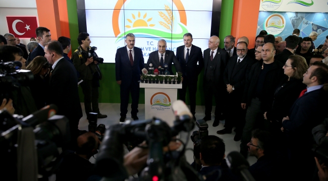 Bakan Ahmet Eşref Fakıbaba: Misyonumuz toprağı suyla, çiftçiyi bilgiyle buluşturmak