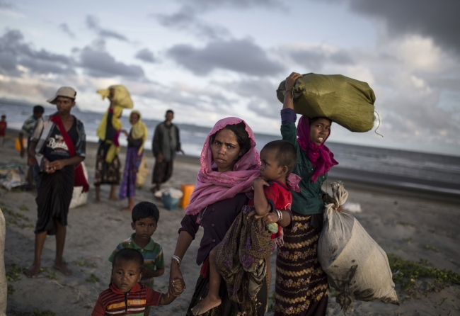 Bangladeş Başbakanı Hasina: Myanmar Arakanlı Müslümanların dönüş sürecini erteliyor