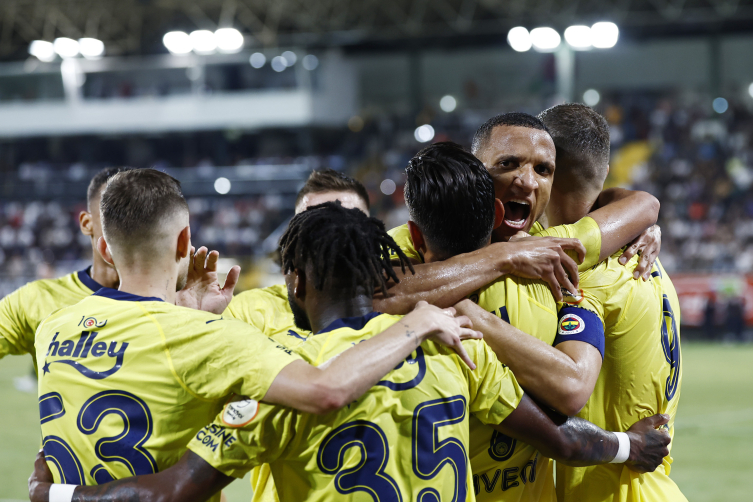 Fenerbahçe 14 sezon sonra ligde ilki başardı