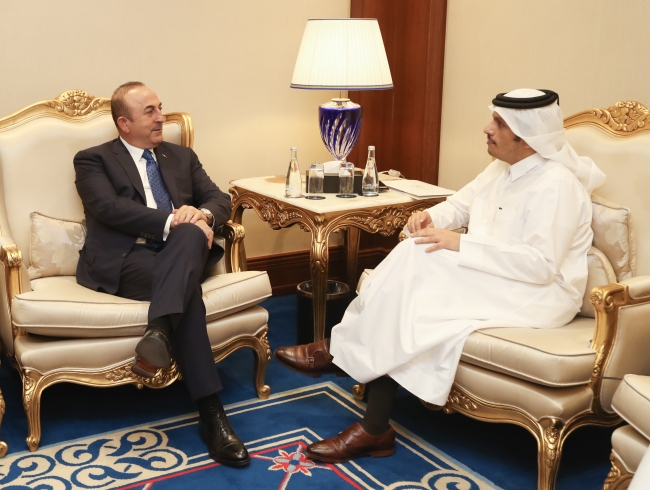 Dışişleri Bakanı Çavuşoğlu'ndan Doha'da diplomasi trafiği