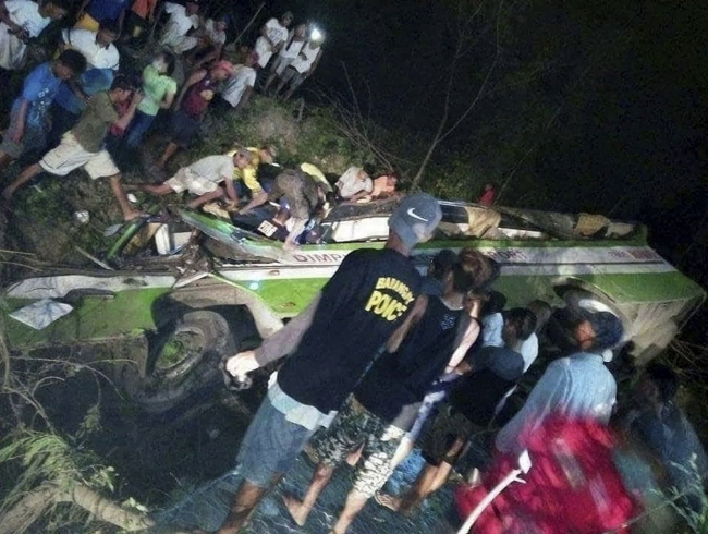 Filipinler'de trafik kazası: 19 ölü, 21 yaralı