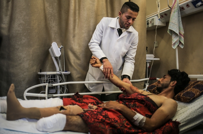 İsrail, Filistinli genci protez bacağından etti