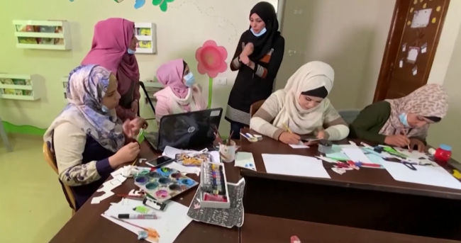 Engel tanımayan Filistinli kadınlar, çizgi film yapıyor