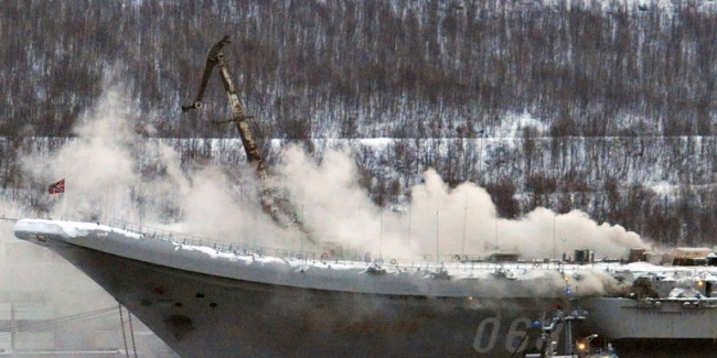 Rus donanmasına ait uçak gemisinde yangın