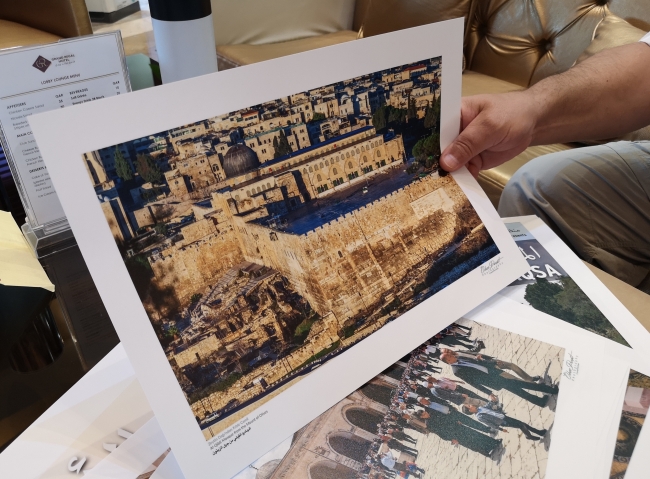 Fotoğraflarıyla Müslüman halkları yakınlaştırmayı hedefliyor