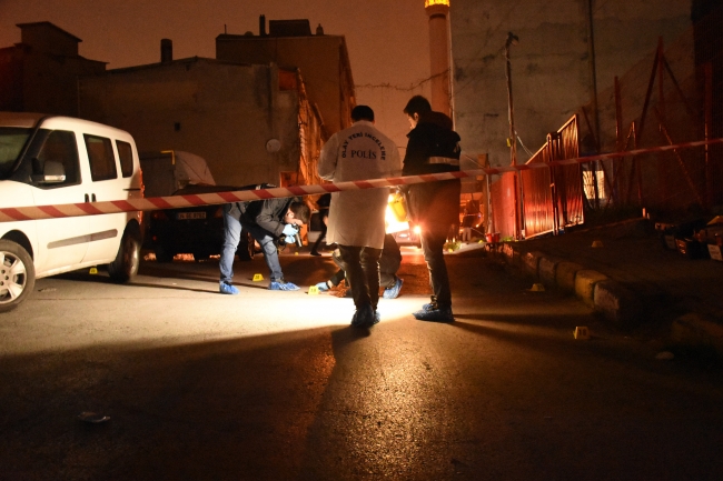 Bağcılar'da otoparkta silahlı çatışma: 1 ölü, 3 yaralı