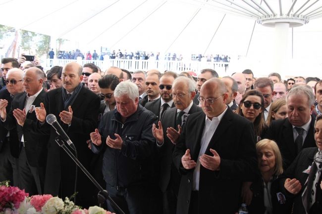 İran'da düşen uçakta hayatını kaybedenlere veda