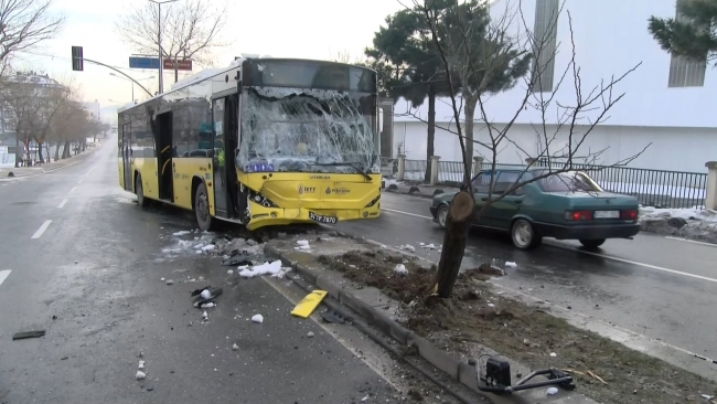 İETT otobüsüyle minibüs çarpıştı: 7 yaralı