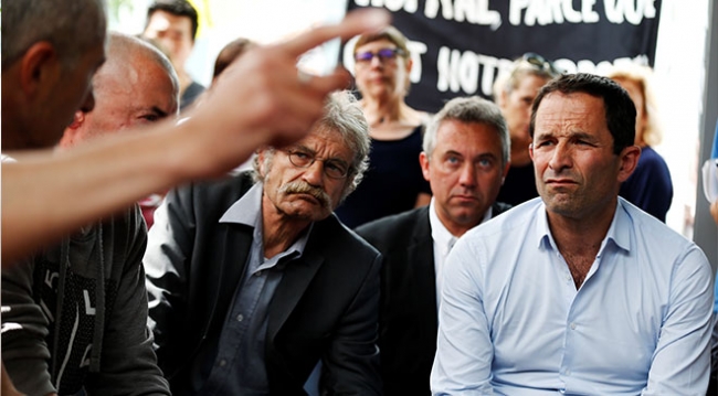 Fransa'da hastane çalışanları, yönetim binasını işgal etti