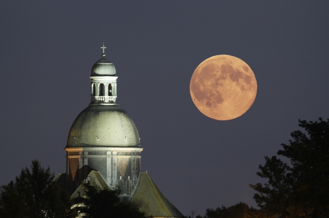 2018'in ilk gününde 'Süper Ay' sürprizi