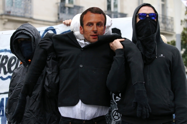 Fransız polisinden iki üniversiteye daha tahliye operasyonu