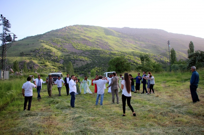 Fransa'da evlendiler; Şırnak'ta balayı yaptılar