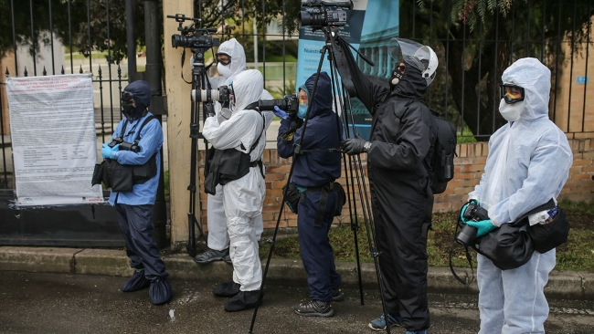 Salgınla mücadelenin görünmez kahramanları: Gazeteciler