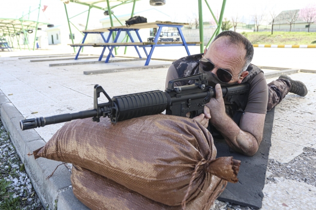 Gazi olan özel harekatçı meslek aşkıyla hedefi tam isabet vurdu