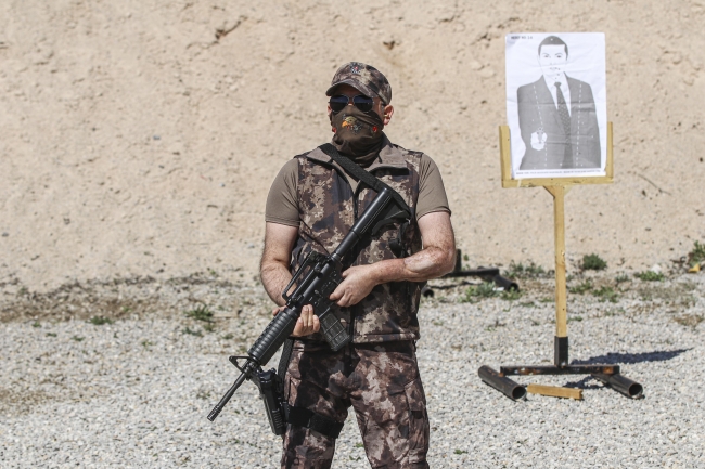 Gazi olan özel harekatçı meslek aşkıyla hedefi tam isabet vurdu