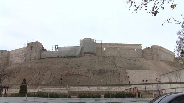 Depremde hasar gören Gaziantep Kalesi ayağa kaldırılıyor