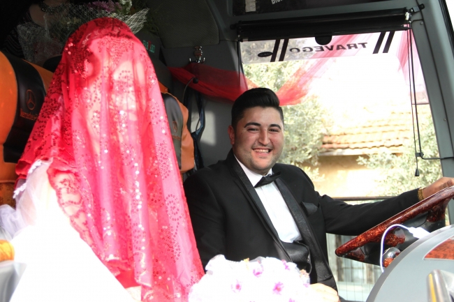 Yolcu otobüsü gelin arabası oldu