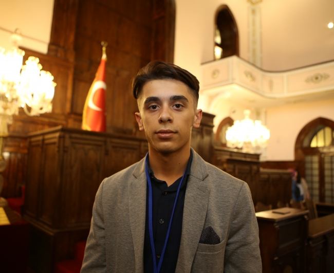 Kitap okuyan öğrenciler geziyle ödüllendirildi