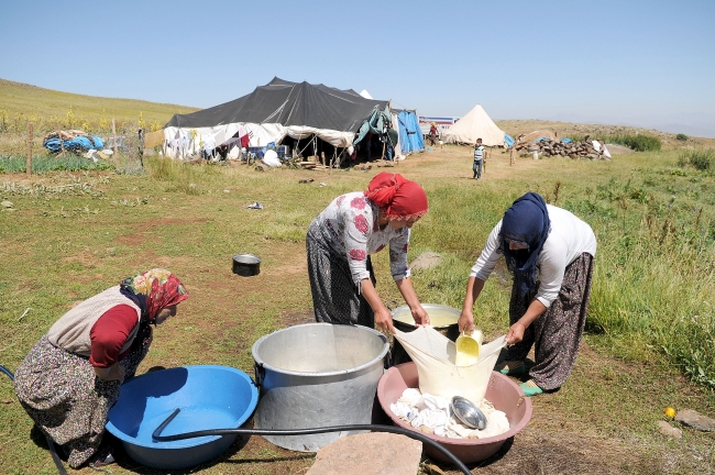 Şerafettin yaylaları göçerleri ağırlıyor