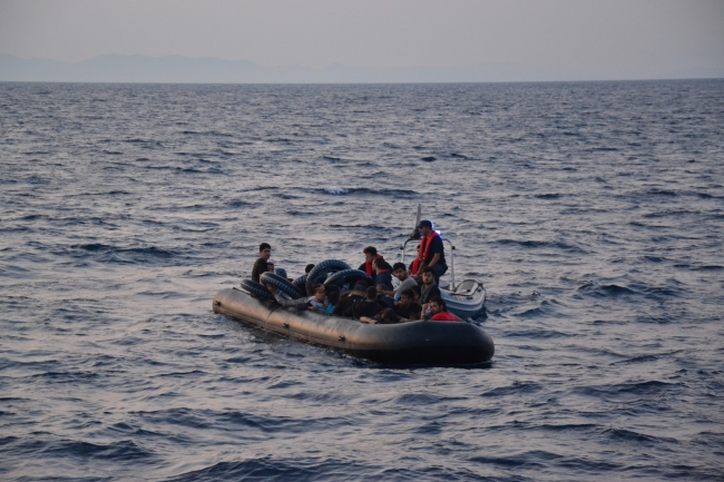Ege Denizi'nde 36 düzensiz göçmen yakalandı