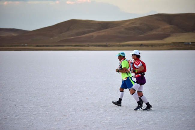 Tuz Gölü Ultra Maratonu başladı