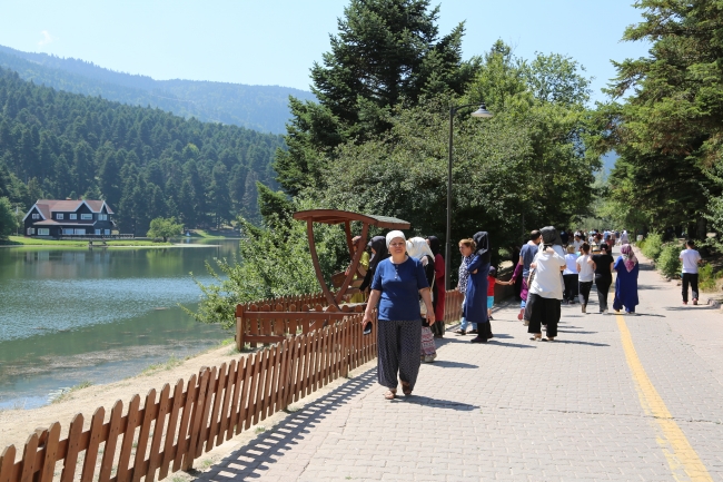 Gölcük Tabiat Parkına ziyaretçi akını