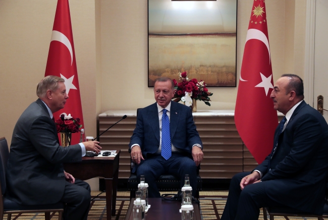 ABD'de bulunan Cumhurbaşkanı Recep Tayyip Erdoğan, ABD'li Senatör Lindsey Graham'ı kabul etti. Fotoğraf: AA