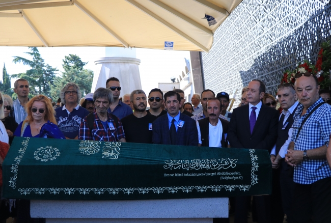 Oyuncu Yalçın Gülhan son yolculuğuna uğurlandı