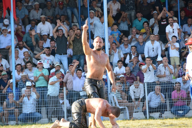 Dededen toruna başpehlivan